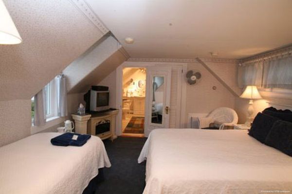 THE INNS AT GREENLE (Boothbay Harbor)